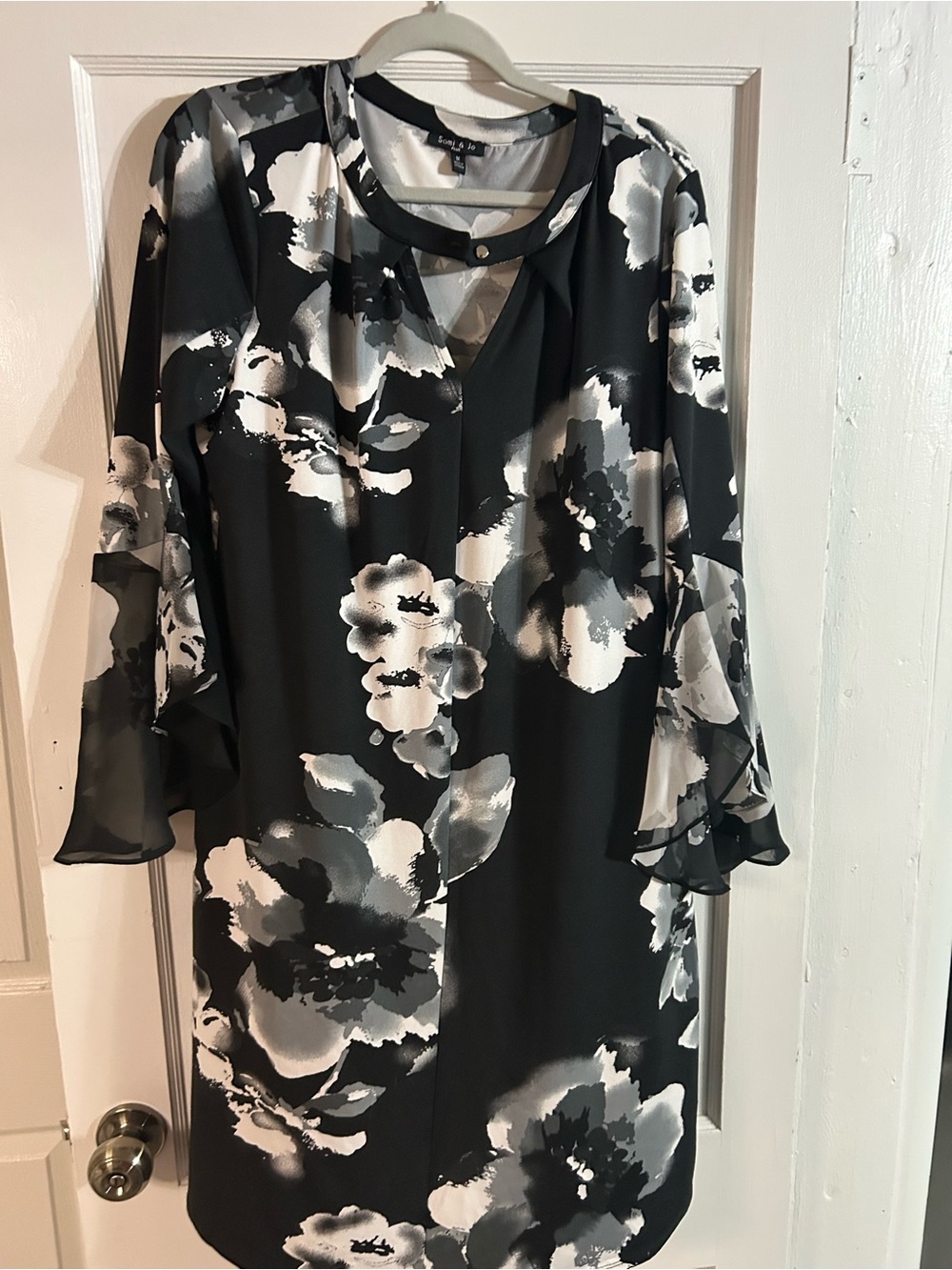 Black & White Floral Shift Dress